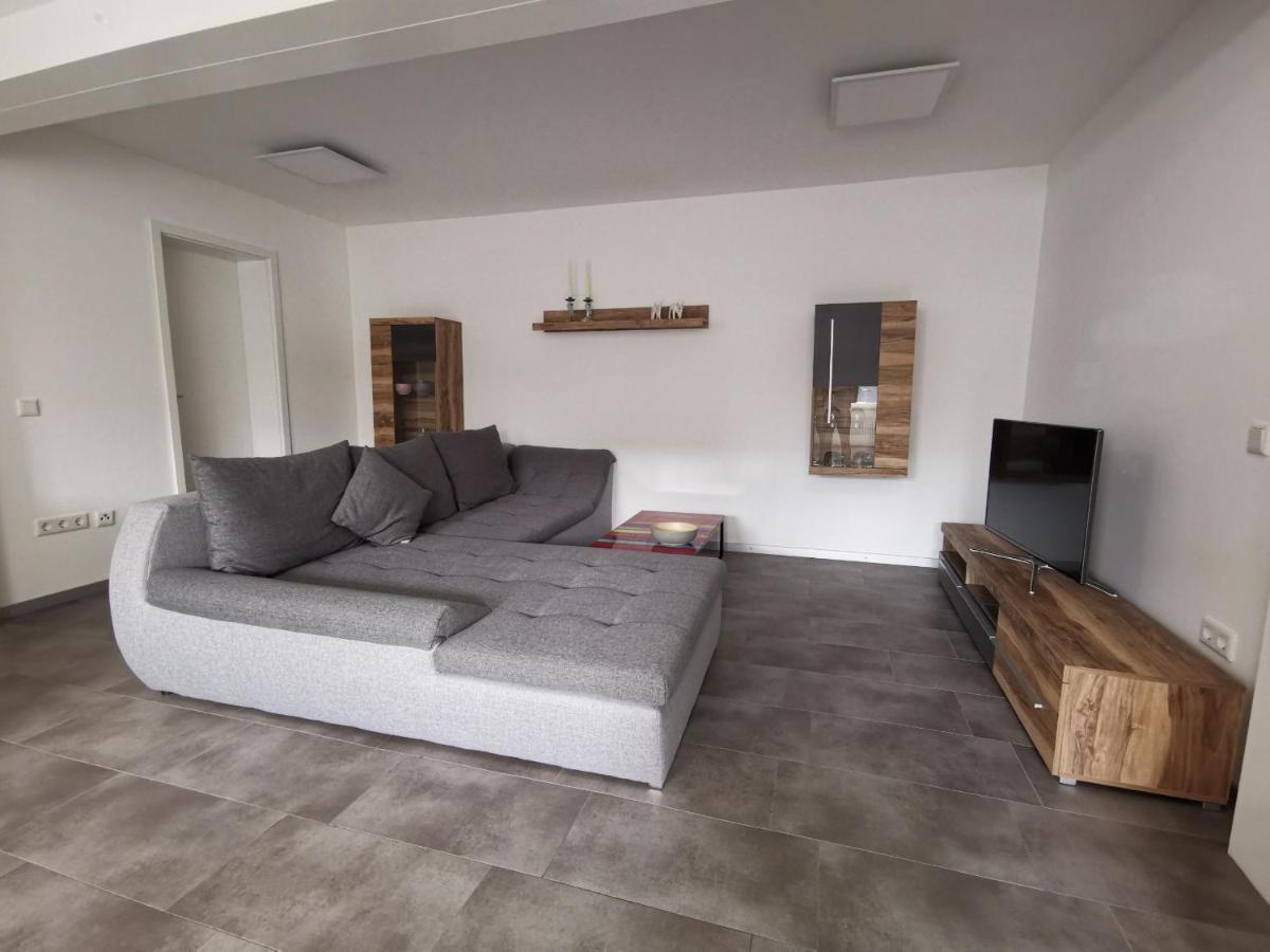 Moderne Wohnung Mit Terrasse Und Eigenem Zugang. 렘샤이트 외부 사진