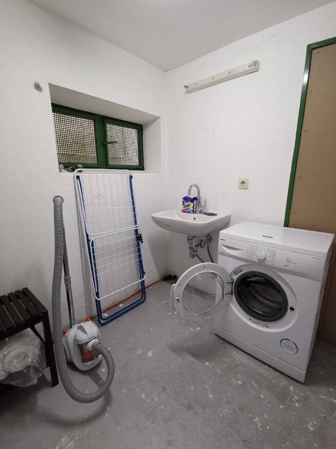 Moderne Wohnung Mit Terrasse Und Eigenem Zugang. 렘샤이트 외부 사진